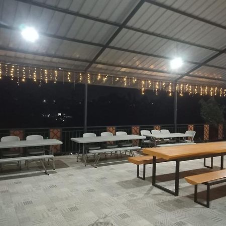 Villa Chacha At Macarena, Megamendung Exteriör bild