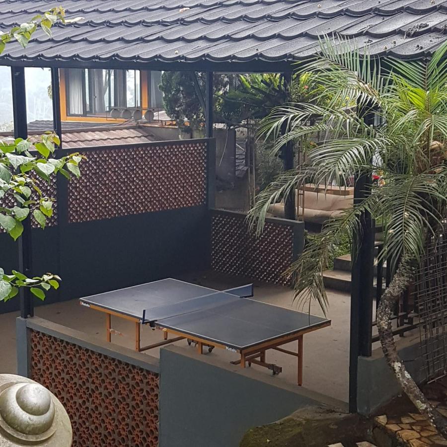 Villa Chacha At Macarena, Megamendung Exteriör bild